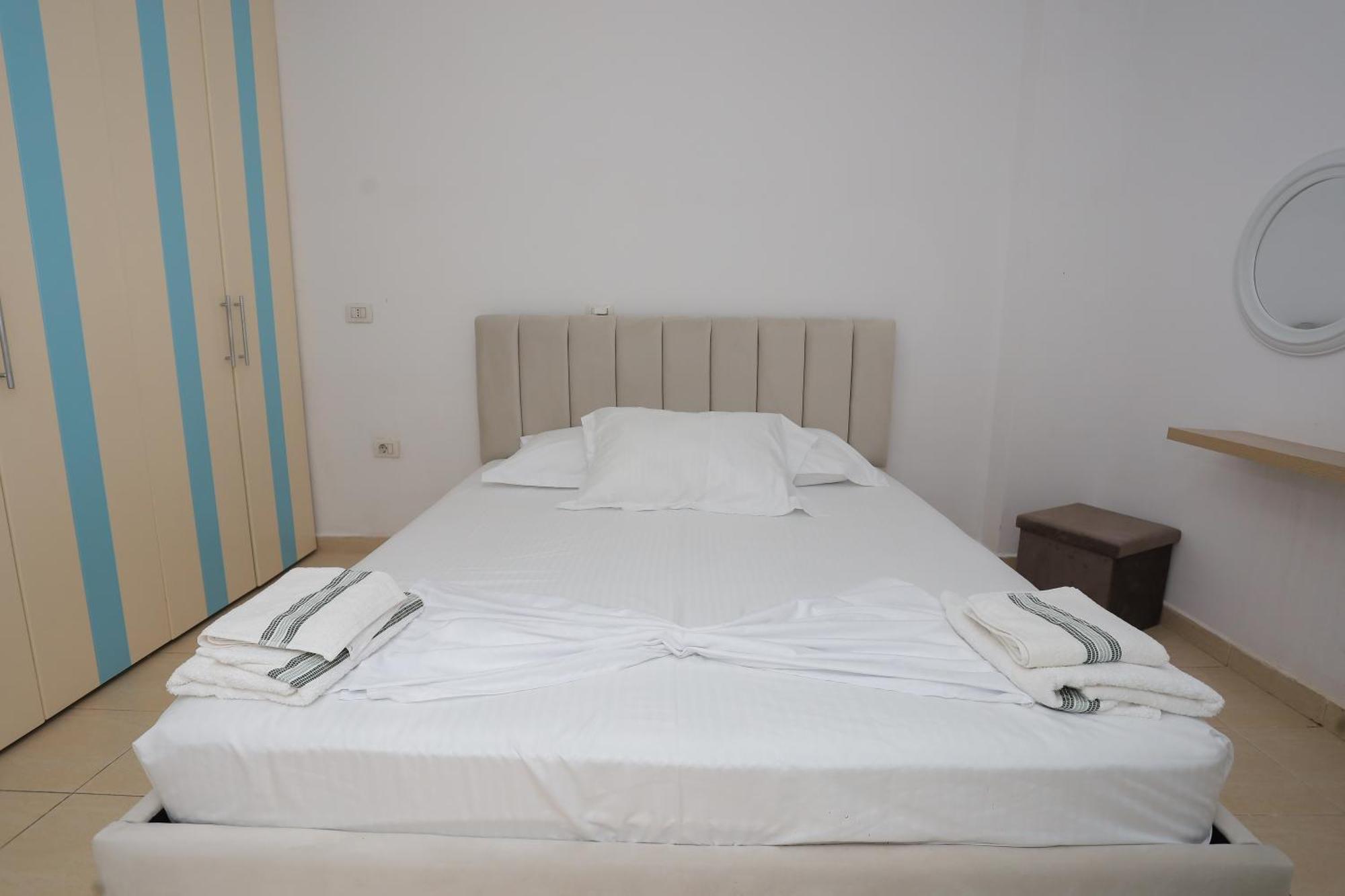 New Bazar Selvia Apartment Тирана Екстер'єр фото